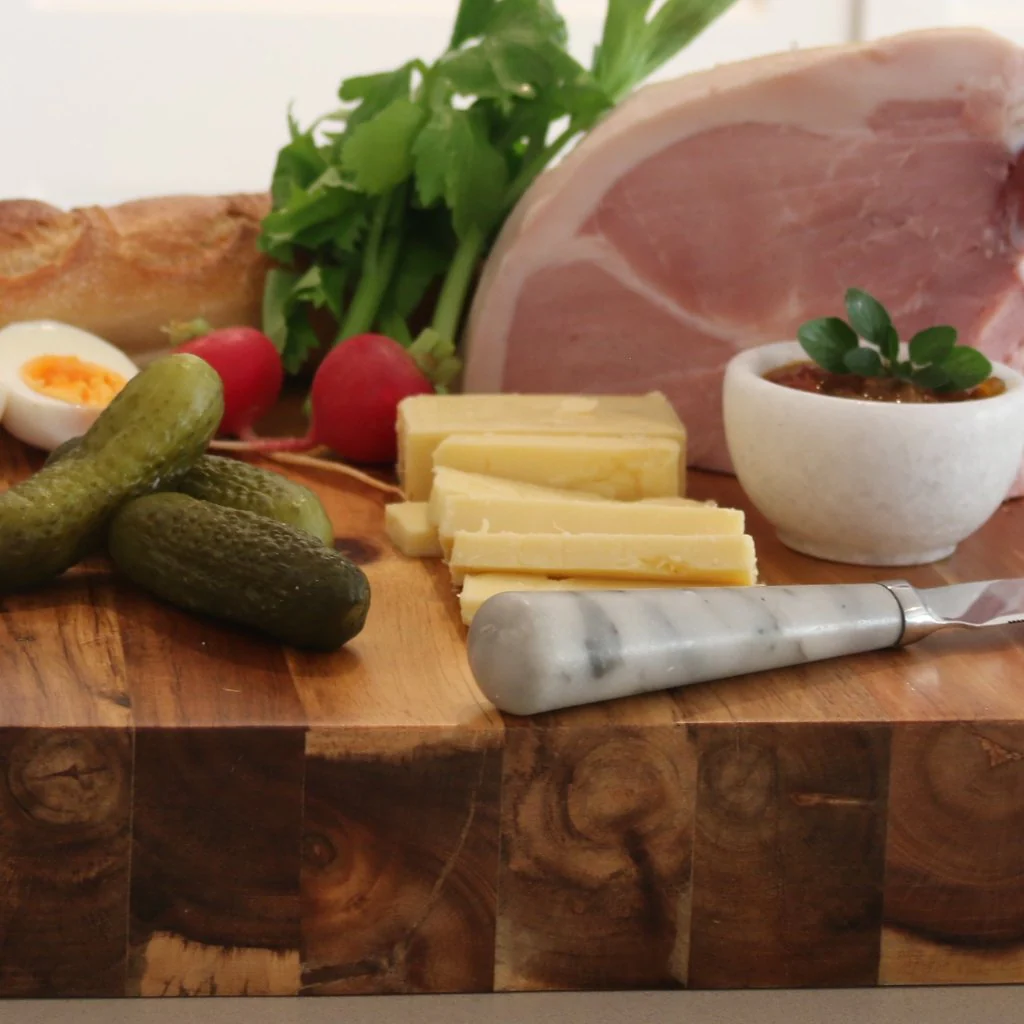 Woodpecker Chopping Board <br>Acacia wood <br>Rect - 48 x 36 x 6cm - Image 3